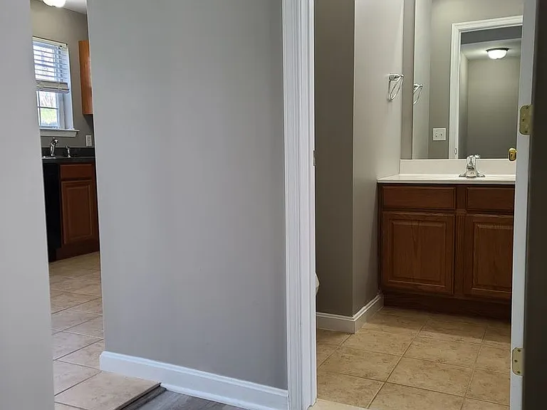 230 Crown Ct — Photo 7