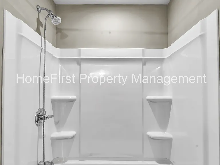 105 Meadowlark Dr #B — Photo 14