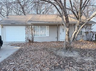 1569 Cherokee Rd, Lake Ozark, MO 65049