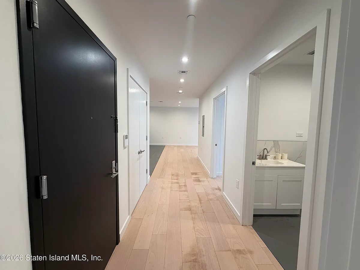 Building Photo - 430 Saint Marks Pl #3B