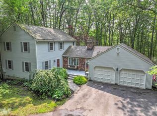 36 Old Farm Rd, Bedford, NH 03110