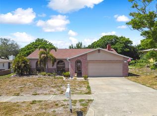 211 Leafwood Rd, Tarpon Springs, FL 34689