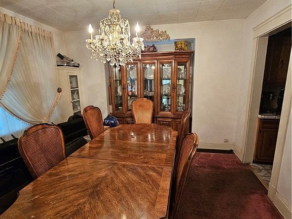 4th image of 631 E 131st St