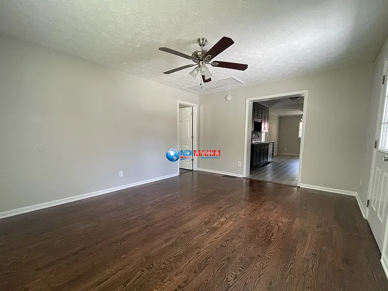 951 Northside Dr — Photo 9