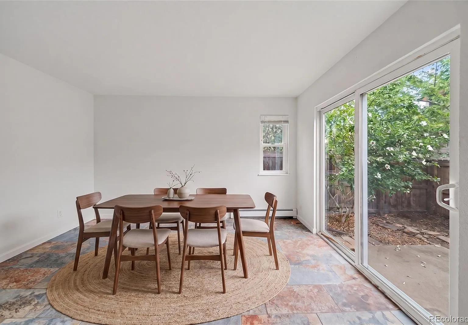 2 bed, 1.0 bath, 1004 sqft, $2,245 — Photo 4