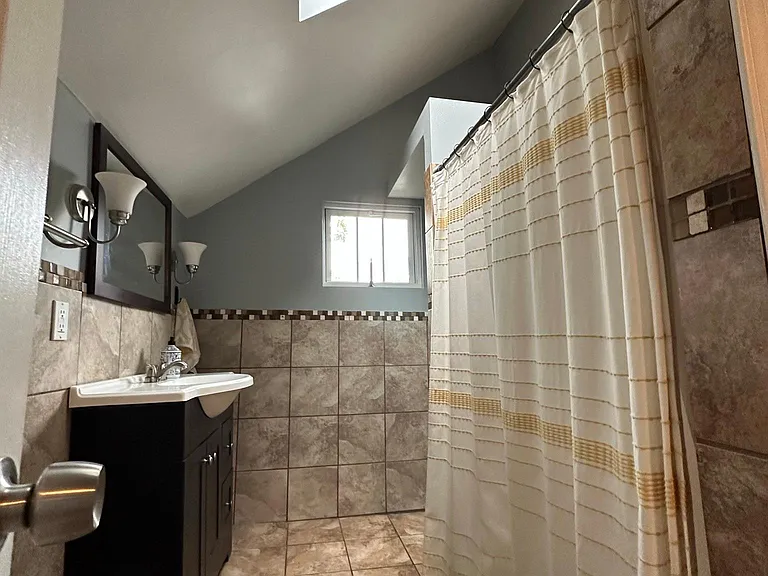 2474 Professor Ave — Photo 10
