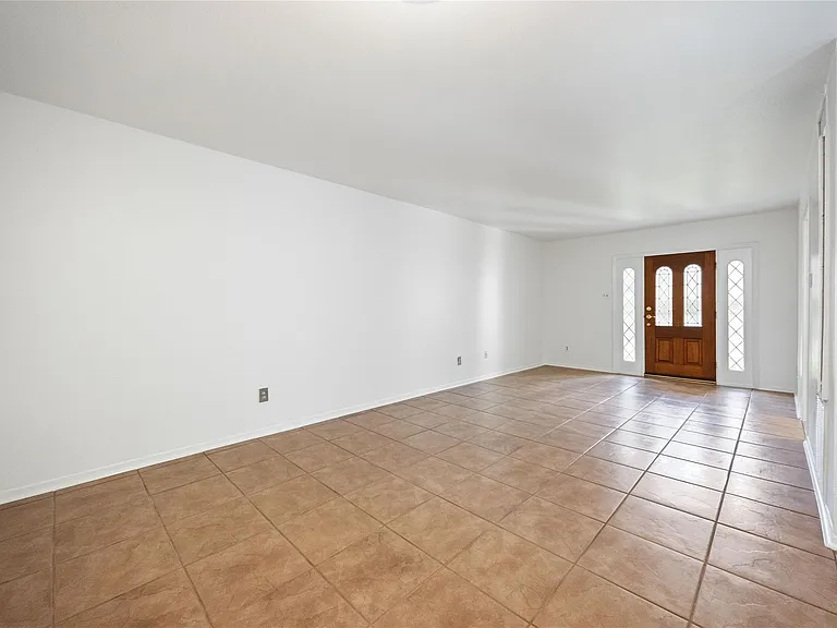 3131 Cummins St #3 — Photo 8