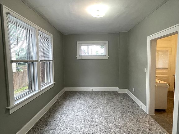 3rd image of 82 E Welch Ave