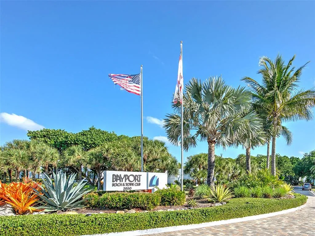 2 bed, 2.0 bath, 1601 sqft, $11,000 — Photo 1