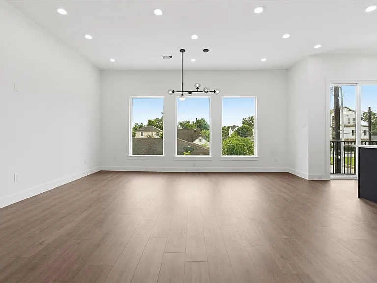 5512 Hardy St — Photo 11