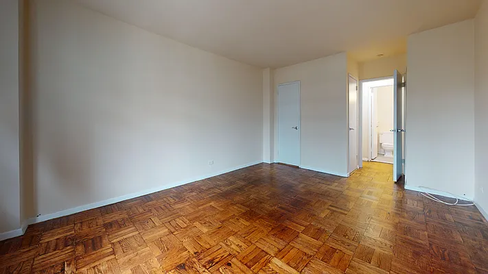 Rented by Bond New York | media 8