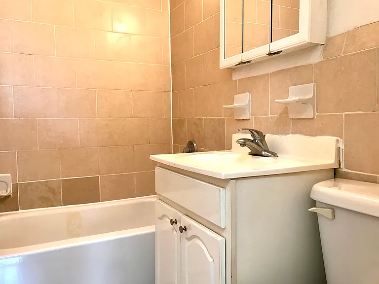 2510 Ocean Pkwy #3K — Photo 4