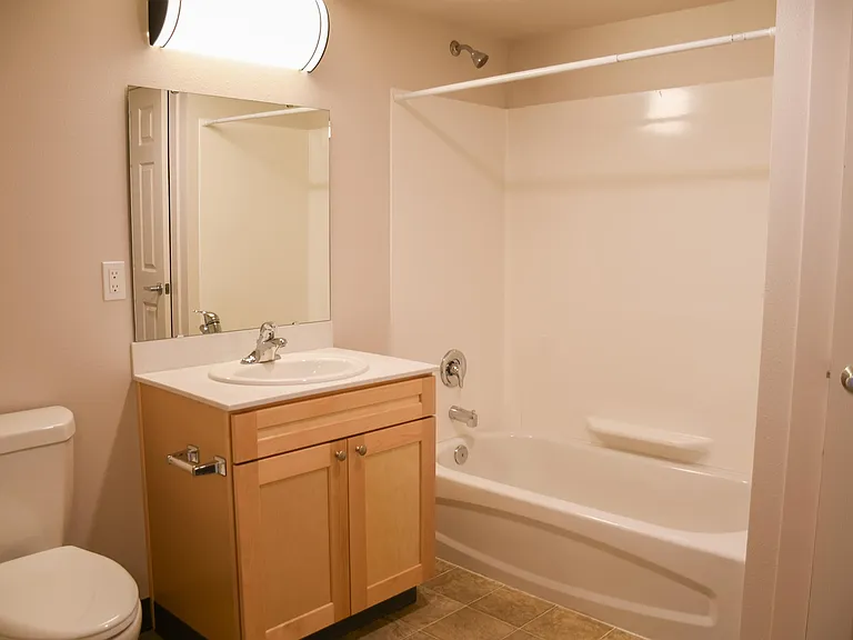 Kirkland Heights Apartments — Photo 60
