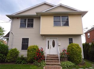 92 Oak St, Harrison, NY 10528