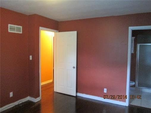 3rd image of 8736 Crescent Ave