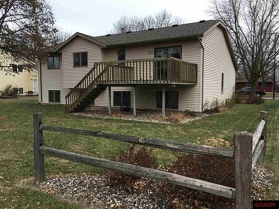 3rd image of 1918 Crestview Dr