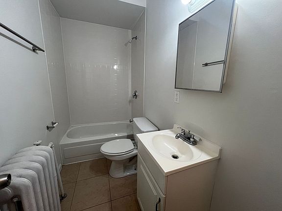 5th image of 410 S Atlantic Ave APT 4