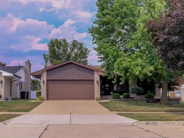 3210 Brookshire St, Trenton, MI 48183