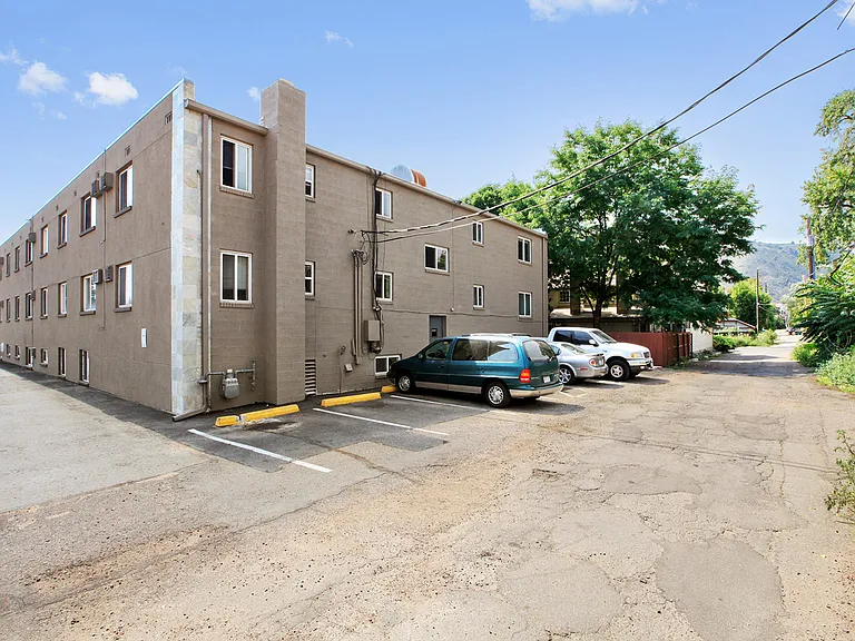 Miners Mesa Apartments — Photo 6