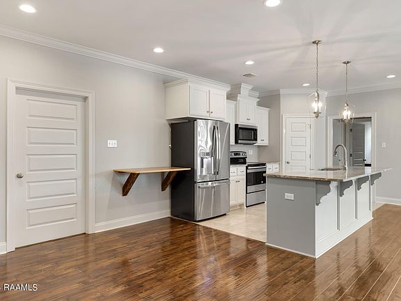 4th image of 208 Safe Haven Dr