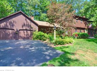 7 Holly Ln, Avon, CT 06001