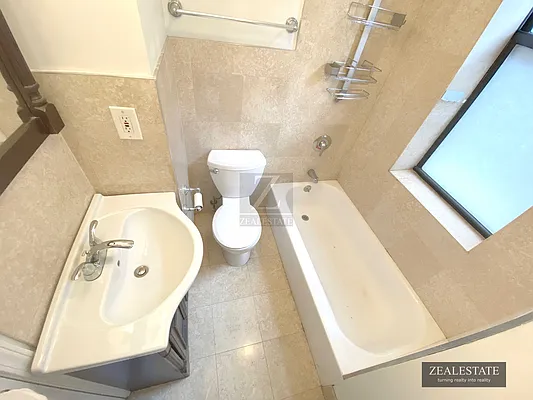 Rented by ZealEstate Group Inc | media 16