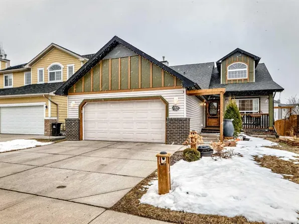 69 E Canals Cir SW, Airdrie, AB T4B 0S6