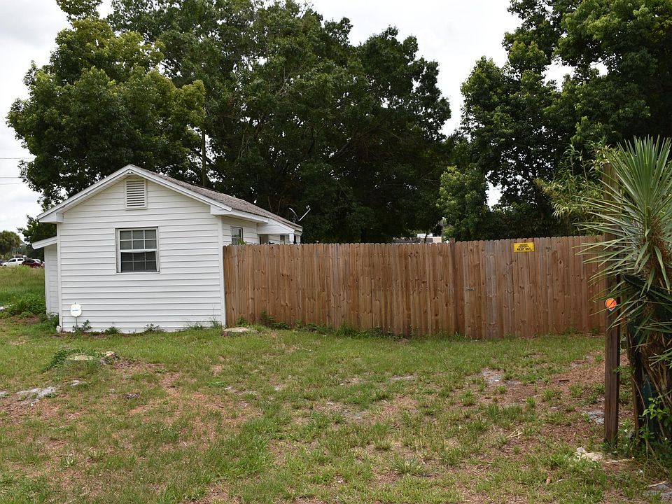 1st image of 2611 Hiawatha Ave