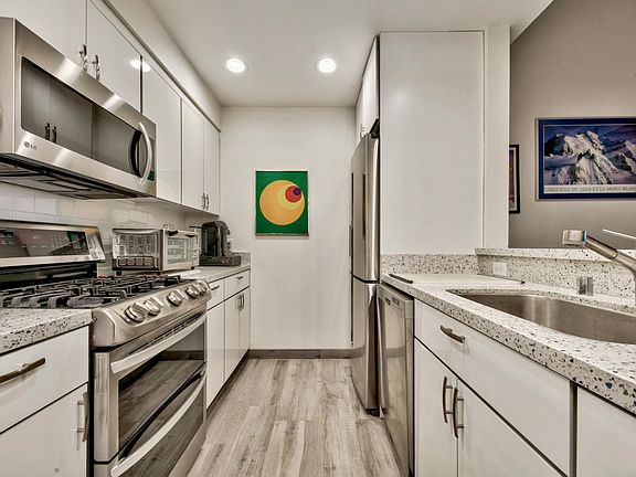 5th image of 2755 N Lake Blvd #9