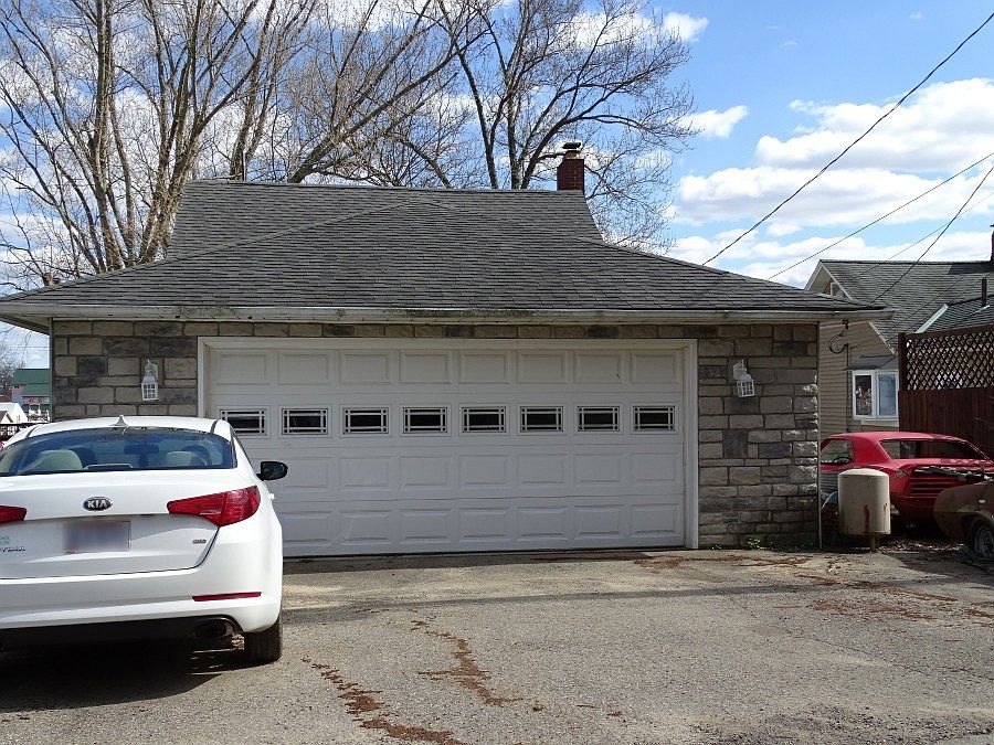 1st image of 21 Lakeview Dr