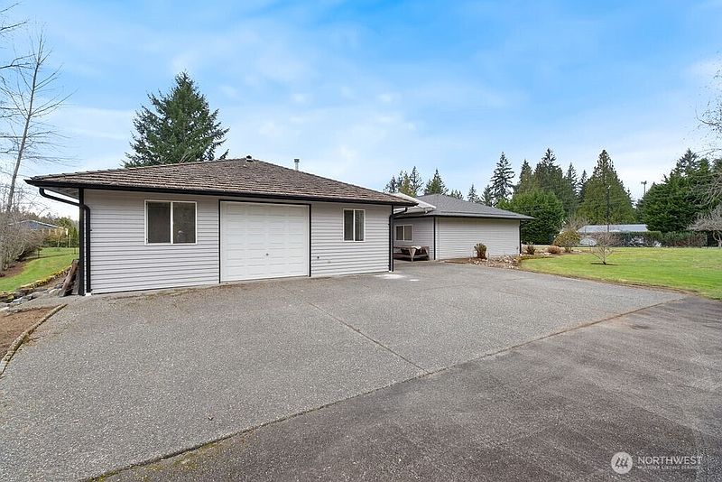 3rd image of 13822 Meridian Street