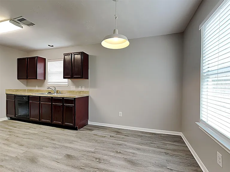 16326 Royal Fort Ln — Photo 7