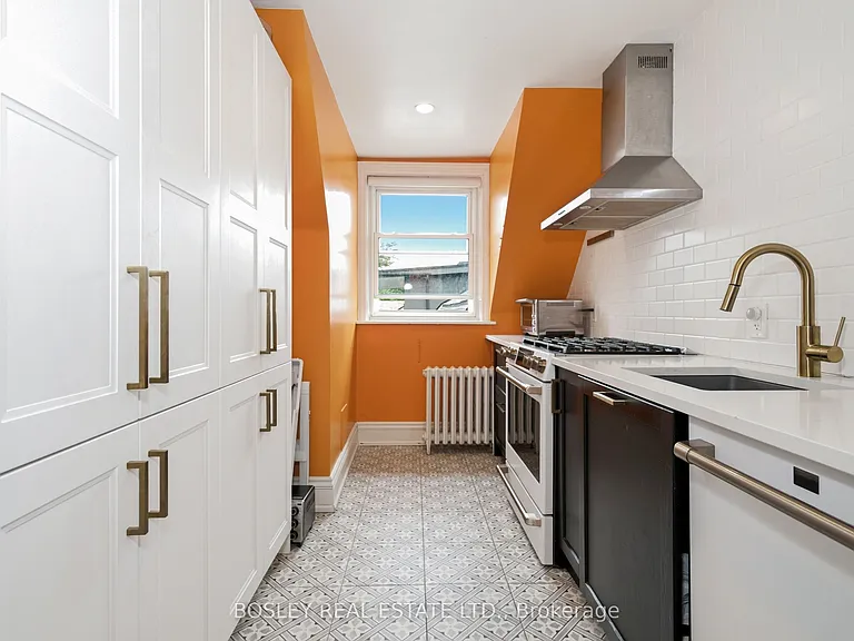 178 High Park Ave #UPPER — Photo 8