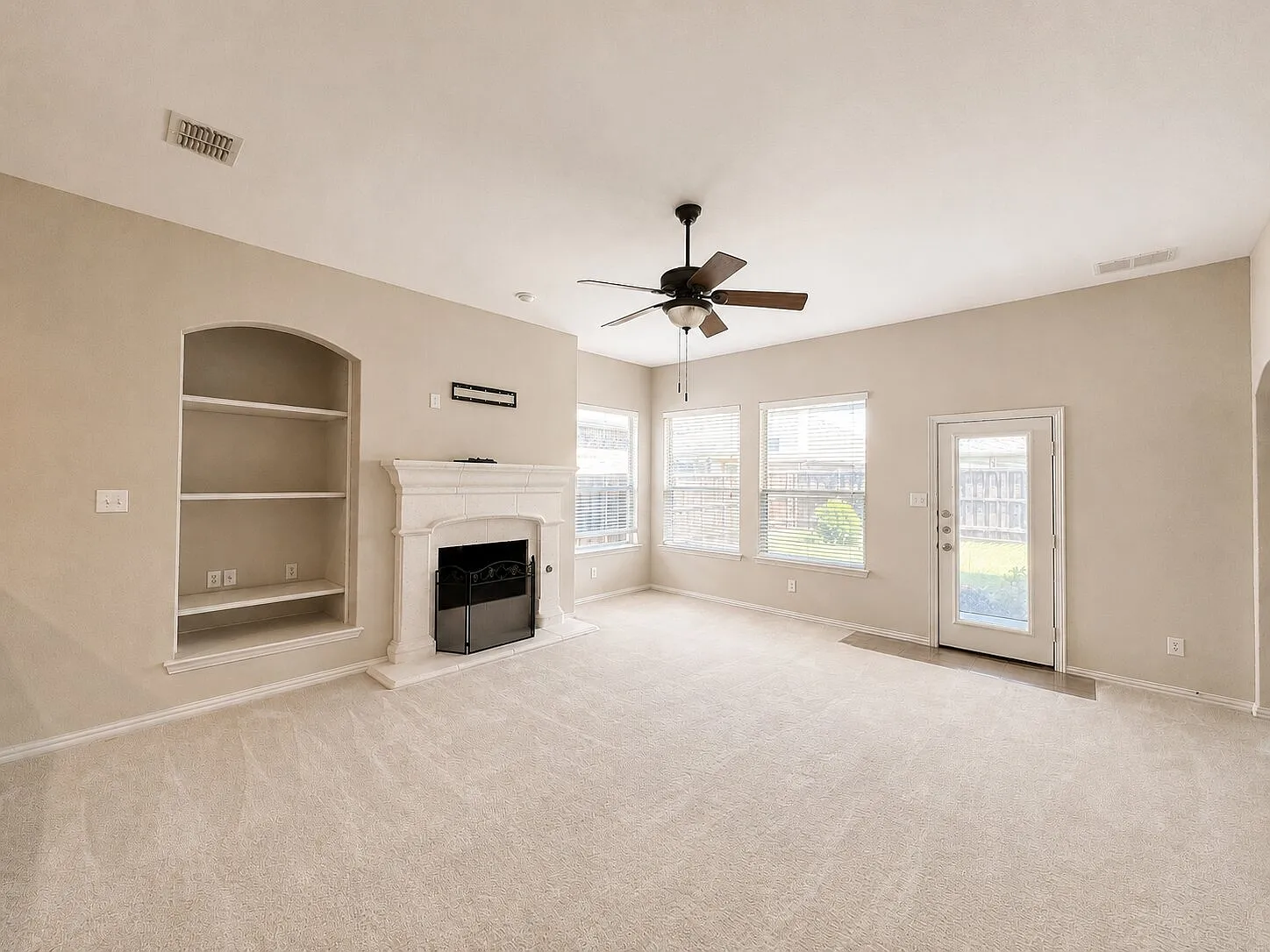 3 bed, 1965 sqft, $2,800 — Photo 3
