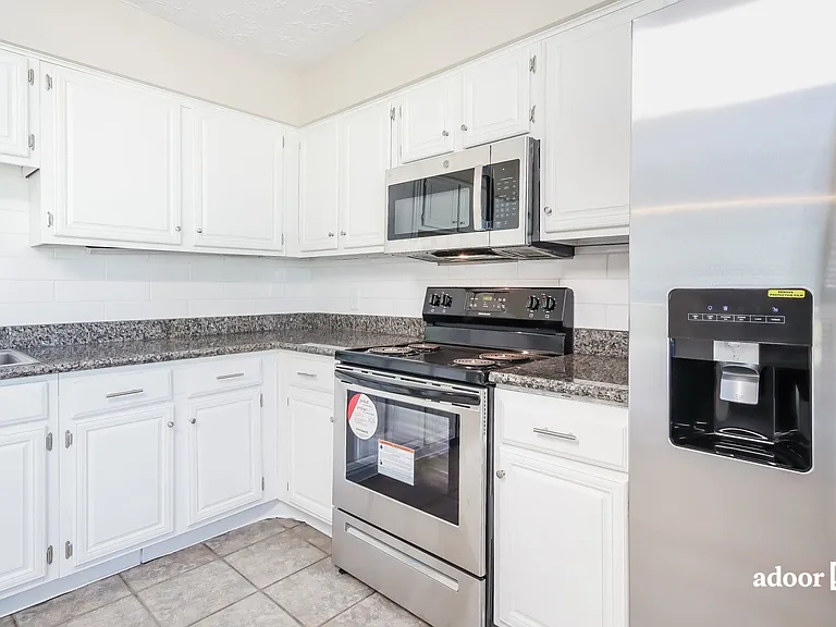 19311 Leewood Ct — Photo 3