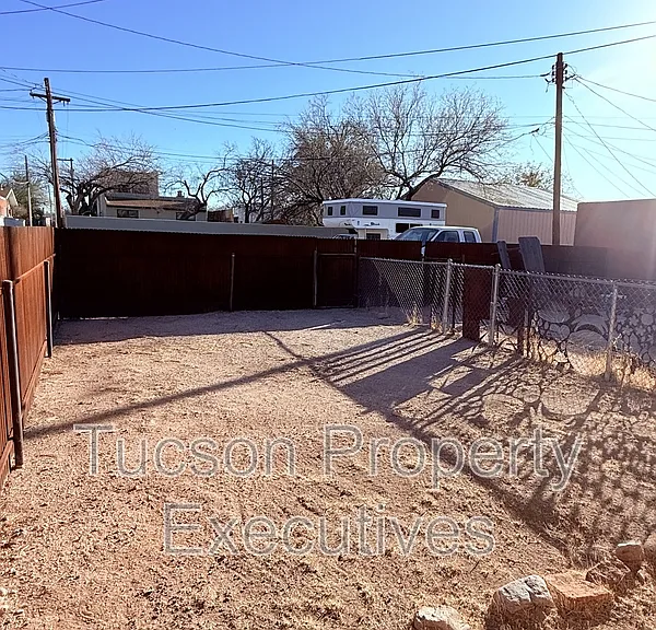 724 E Drachman St — Photo 15