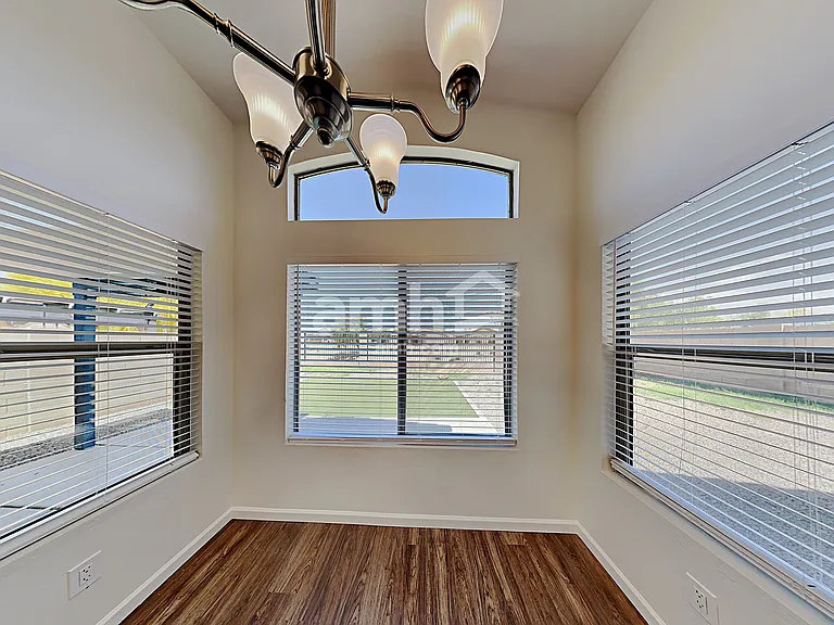15848 W Jefferson St — Photo 5
