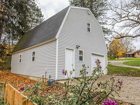 5th image of 114 Greenridge Dr NW