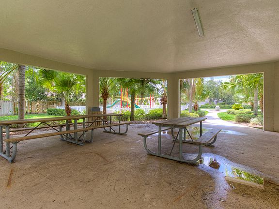 3rd image of 4008 Water Park Ct