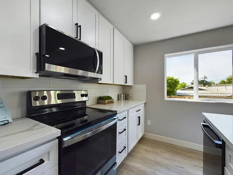 Range/Microwave/Oven/Dishwasher