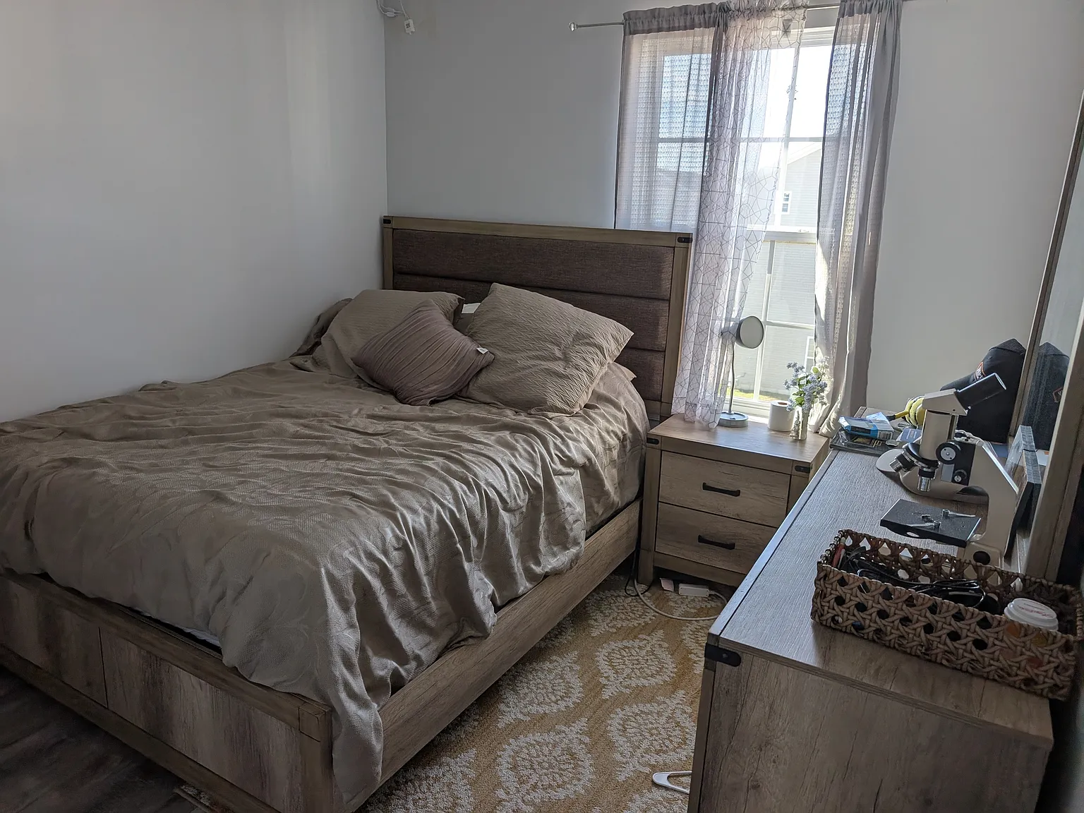 3 bed, 1916 sqft, $4,500 — Photo 2