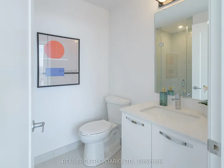 75 James St S #2701 — Photo 10