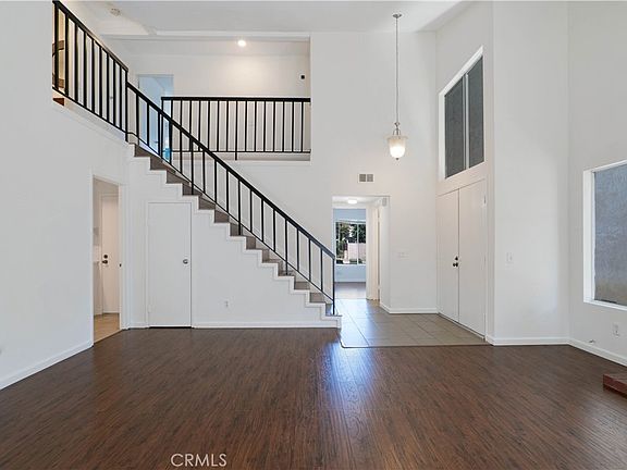 5th image of 8109 Hanna Ave