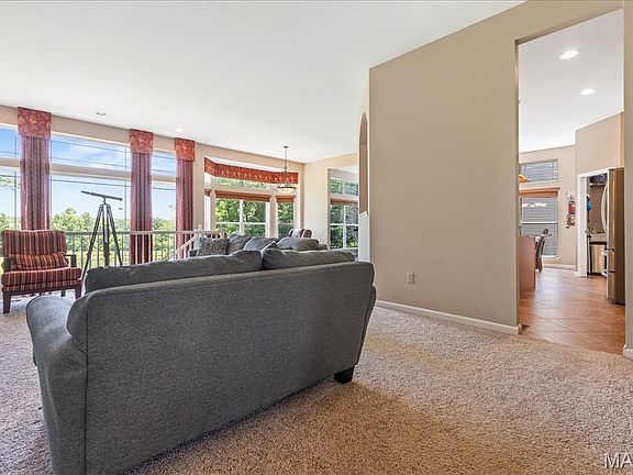 4th image of 165 Carlton Point Dr