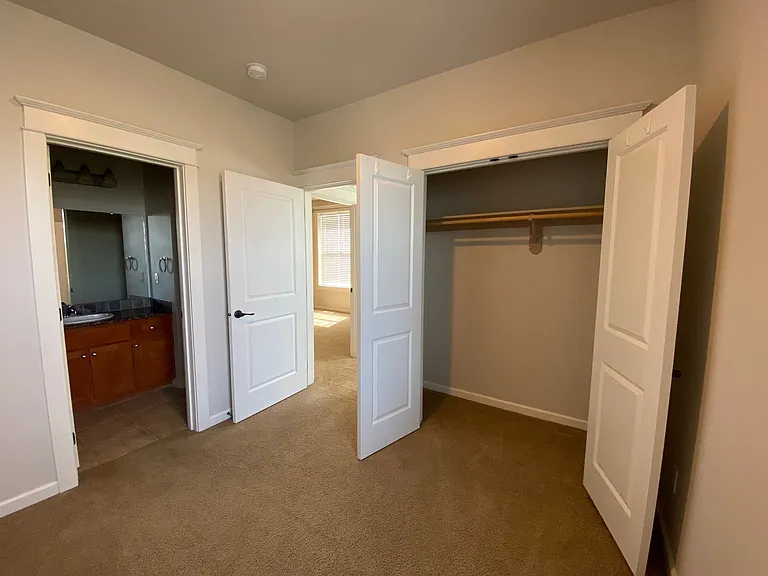2nd bedroom with en suite bathroom