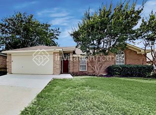 819 W Lonesome Dove Trl, Arlington, TX 76001