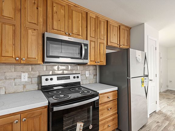 2nd image of 30 Trail Ln