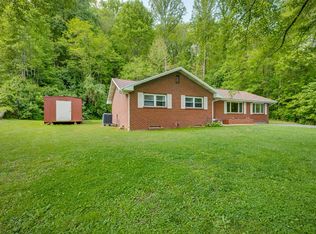 1612 Farmer St, Richlands, VA 24641