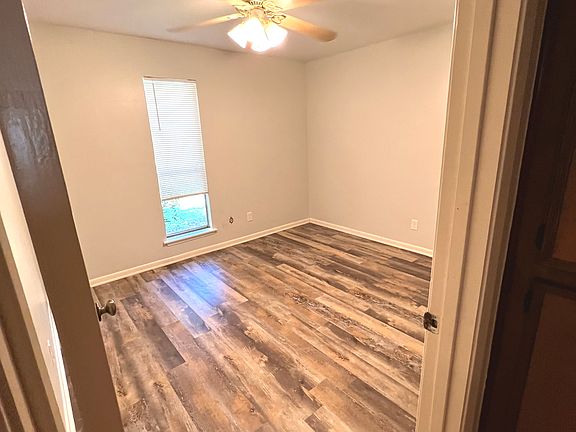 4th image of 3002 Glen Ct