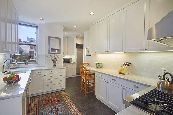 Sold by Christie's International Real Estate Group, LLC | media 13